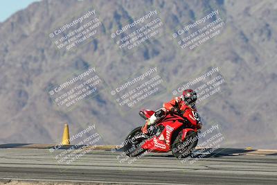 media/Dec-01-2025-Moto Forza (Mon) [[2daa91e15f]]/1-Advanced Group/Session 4 Turn 9/